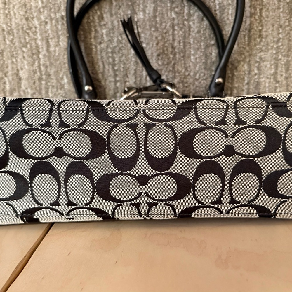 Authentic Coach Black and Gray Hampton Shoulder Bag - Picture 9 of 11